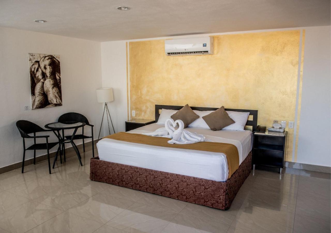 Sunrise 42 Suites By Holiday In Playa Playa del Carmen Bagian luar foto